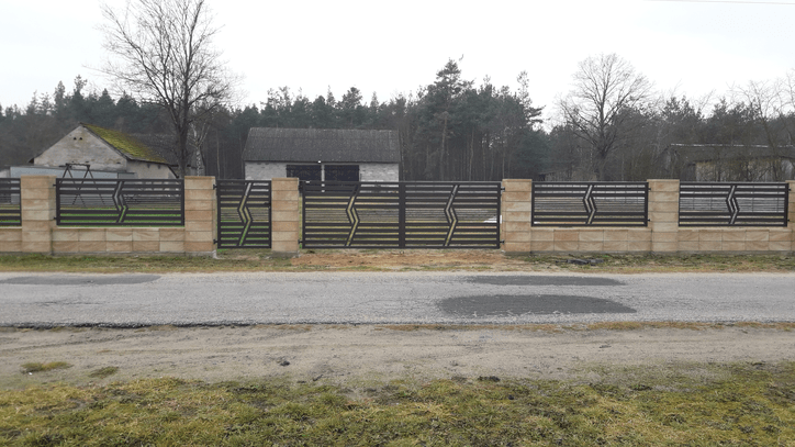 Stalowa brama i ogrodzenie domu